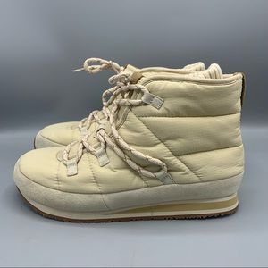 Teva Women's Ember Commute Waterproof Boots Cream Insulated Size 8 Lace Up.